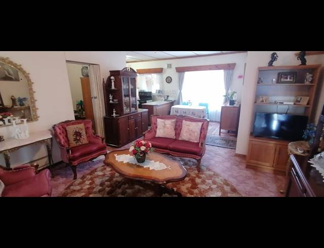 3 BEDROOM TOWNHOUSE FOR SALE IN STILFONTEIN EXT 4